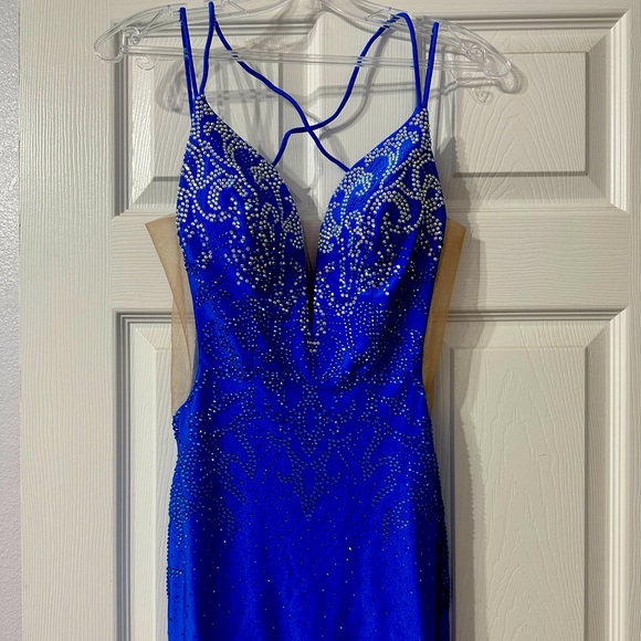 Formal dress from WhatcamaCallit.  Size 00. Worn one time. Never altered - Picture 1 of 7